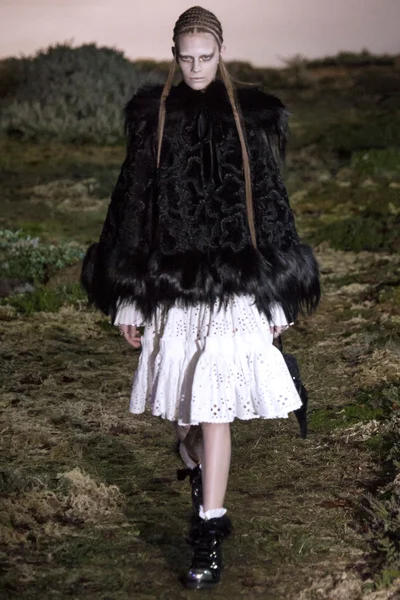 Look 2